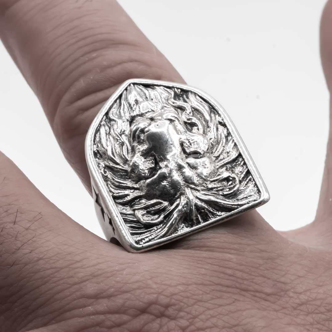 Anillo grande León