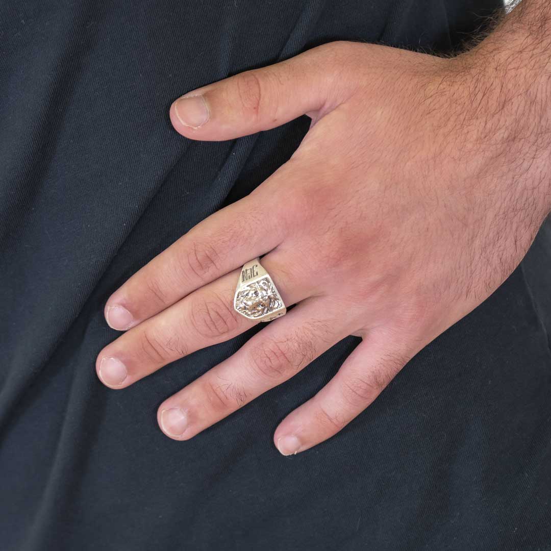 Anillo pequeño León