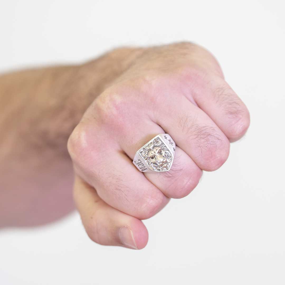 Anillo pequeño León