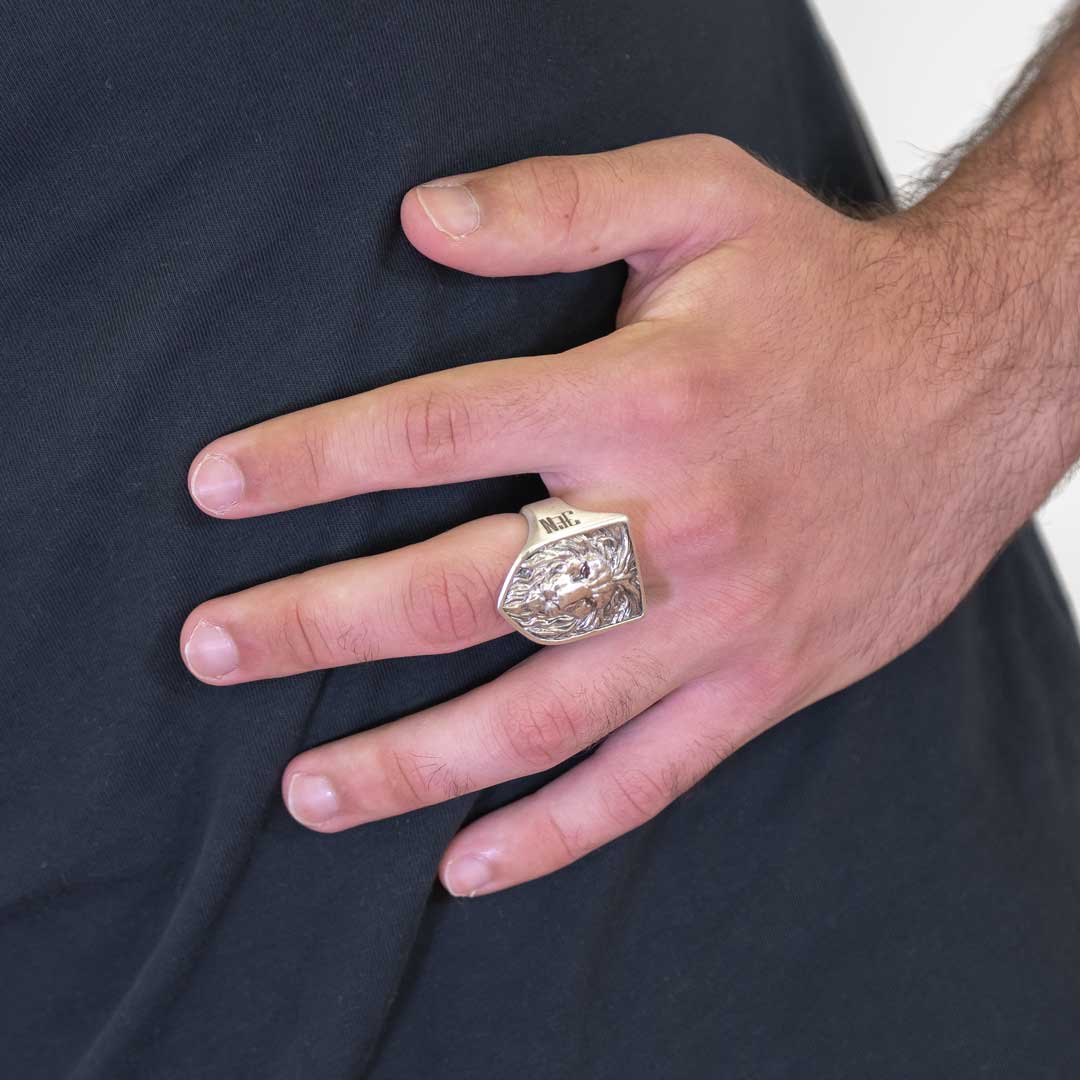 Anillo grande León