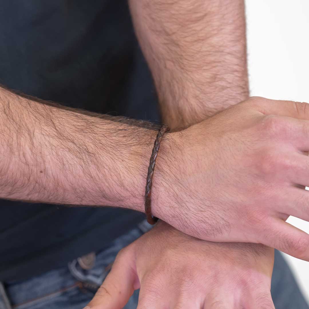 Pulsera fina cuero