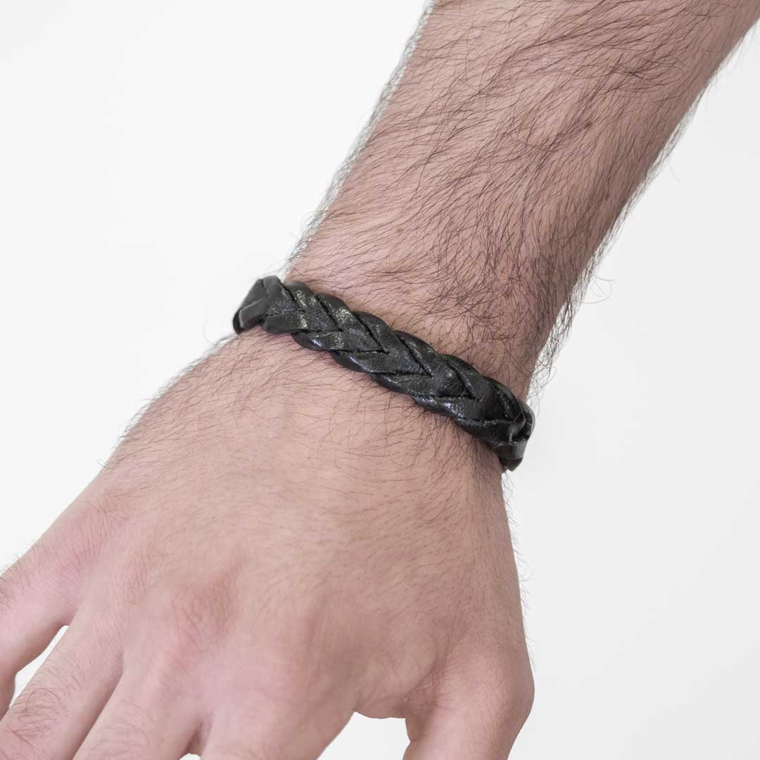 Pulsera cuero negro