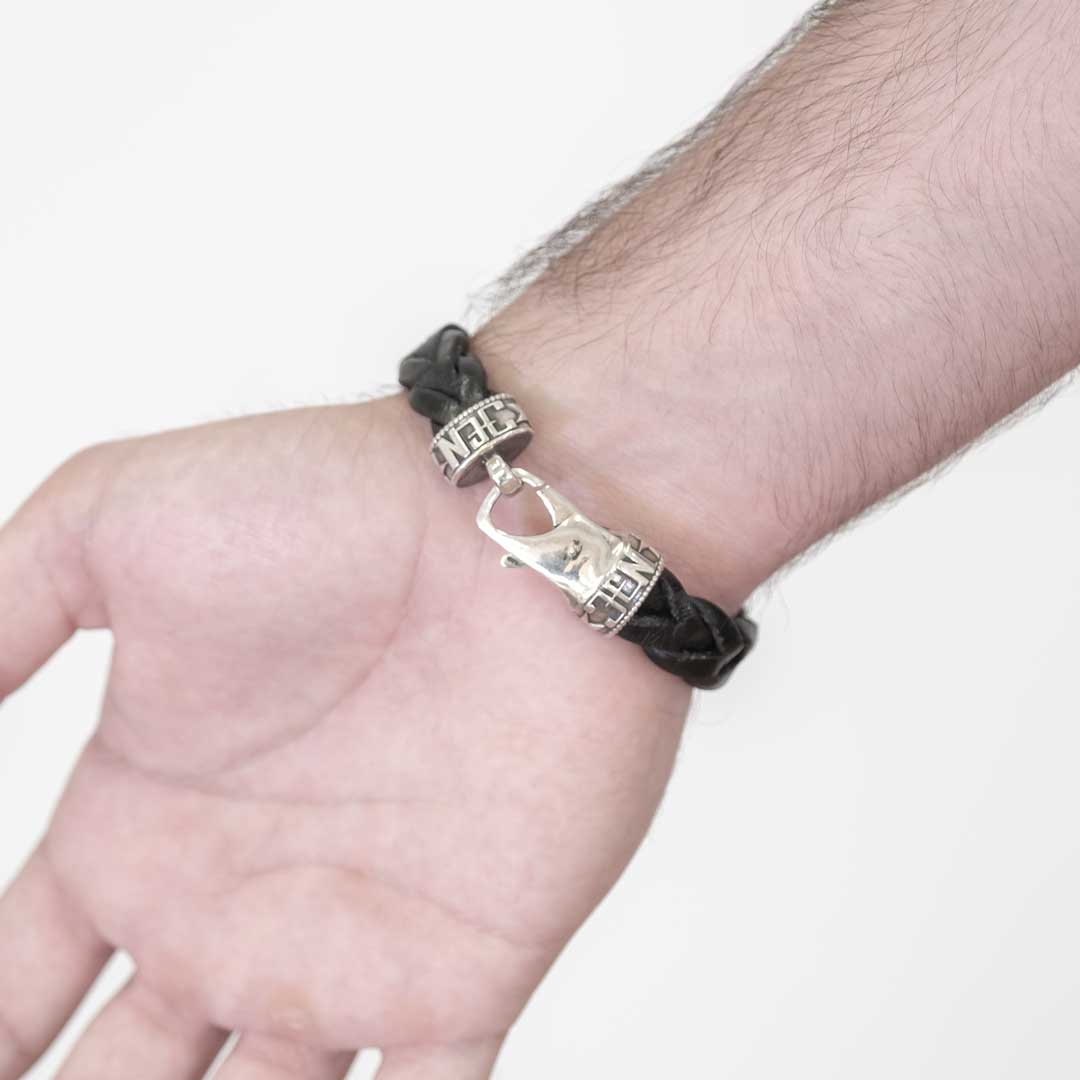 Pulsera cuero negro