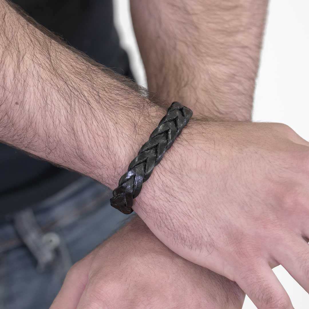 Pulsera cuero negro