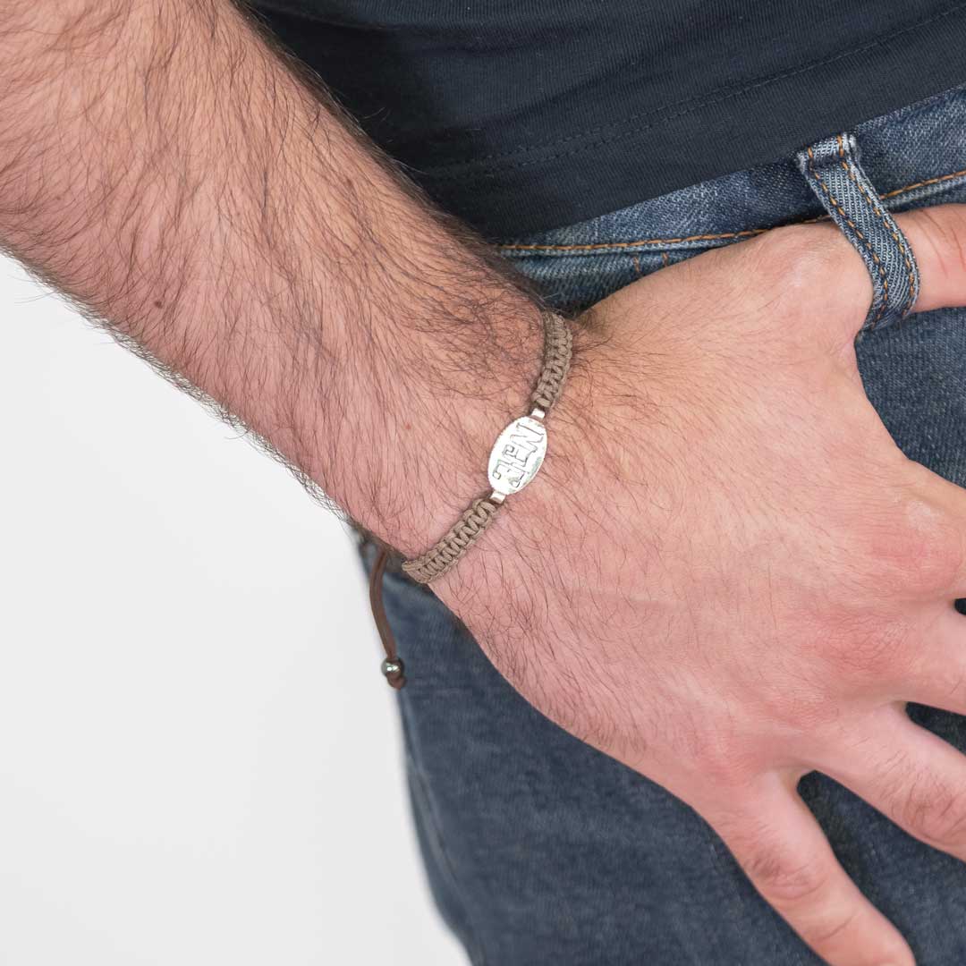 Pulsera macramé Logo